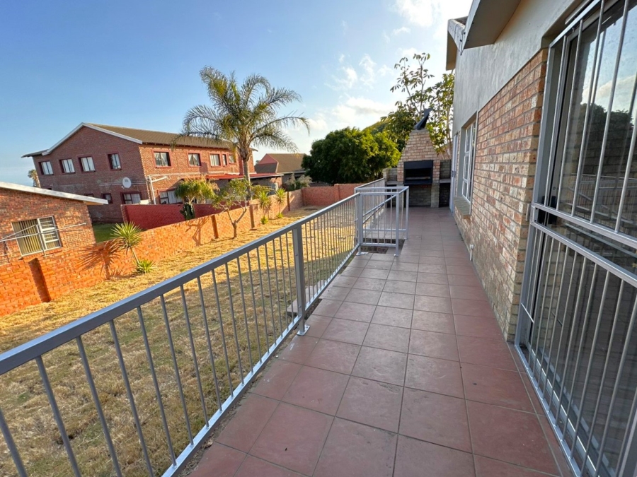 3 Bedroom Property for Sale in Wavecrest Eastern Cape